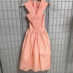 Elegant Peach Sleeveless Prom Dress